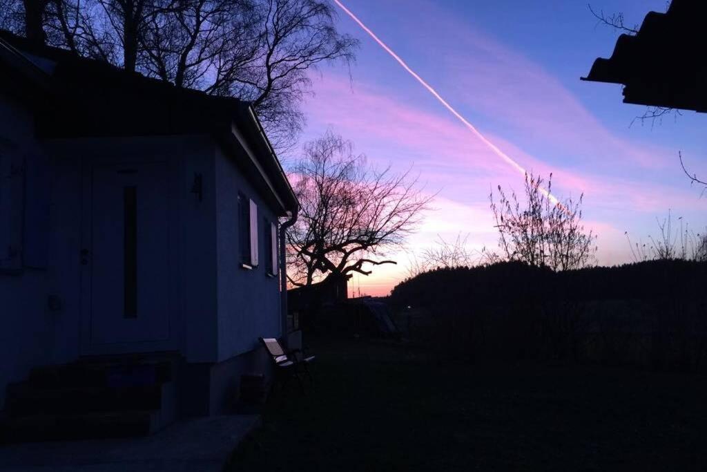 Charmantes Ferienhaeuschen Zwischen Muenchen Und Augsburg Ried  エクステリア 写真